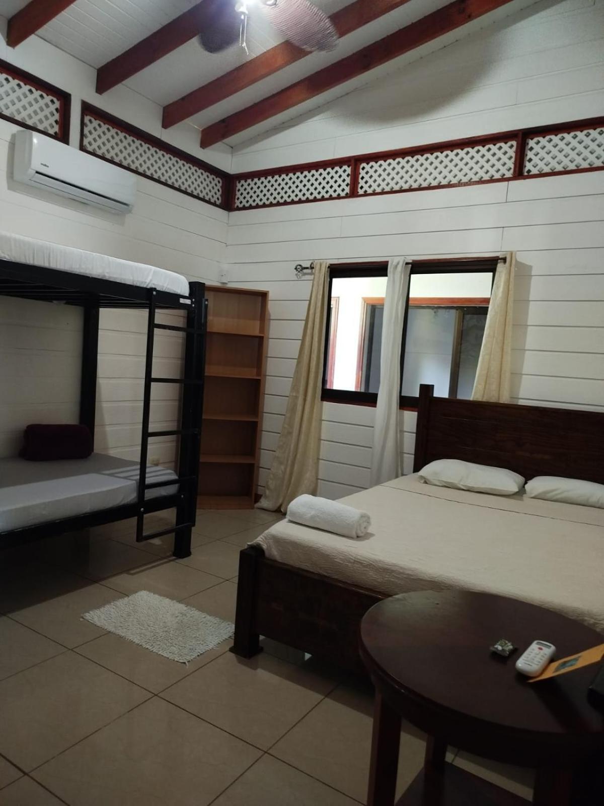 Hotel Liah'S Tortuguero Kültér fotó